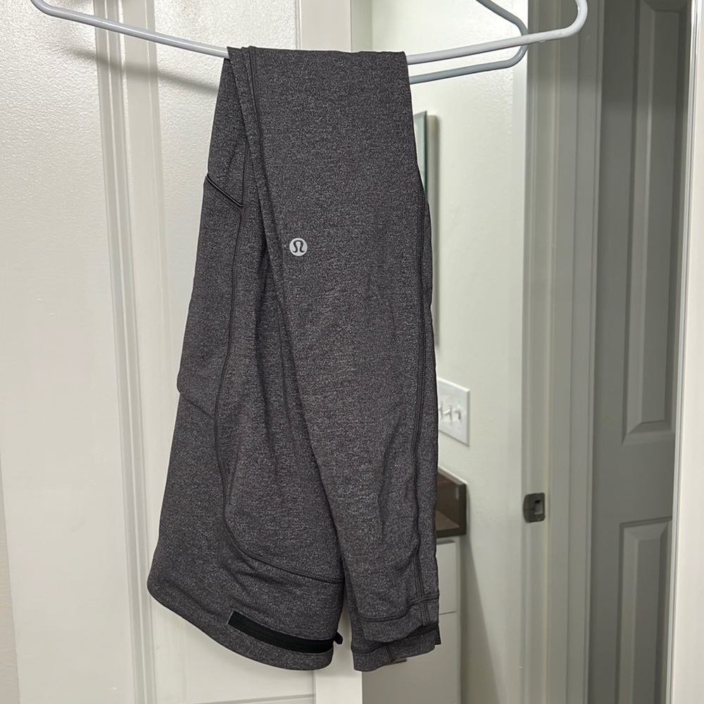 Lulu lemon leggings with pockets